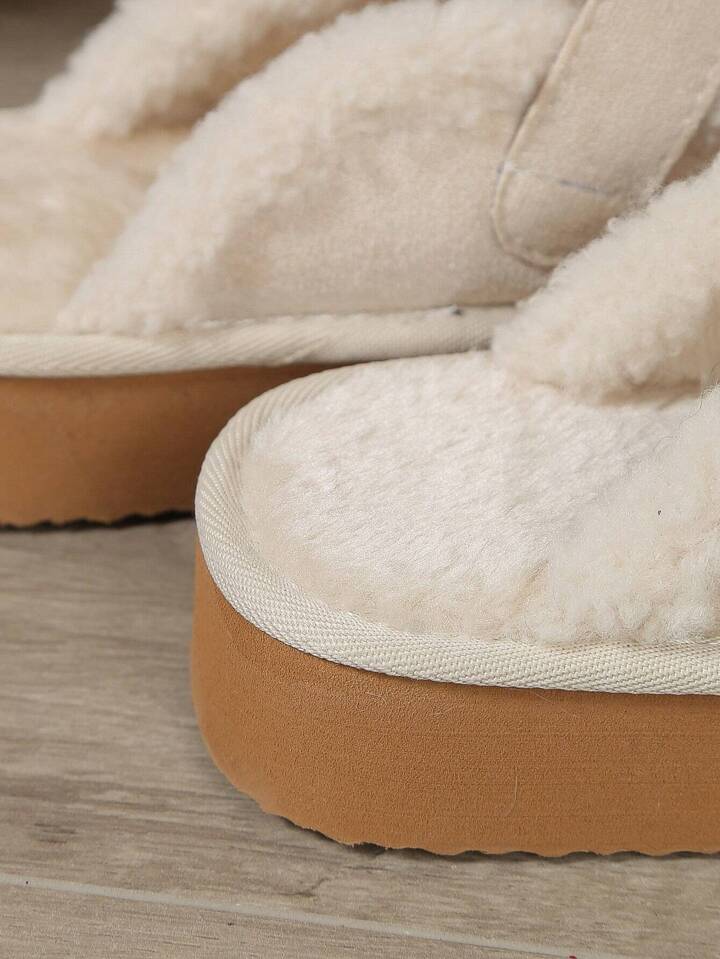 Cream slipper/shoe